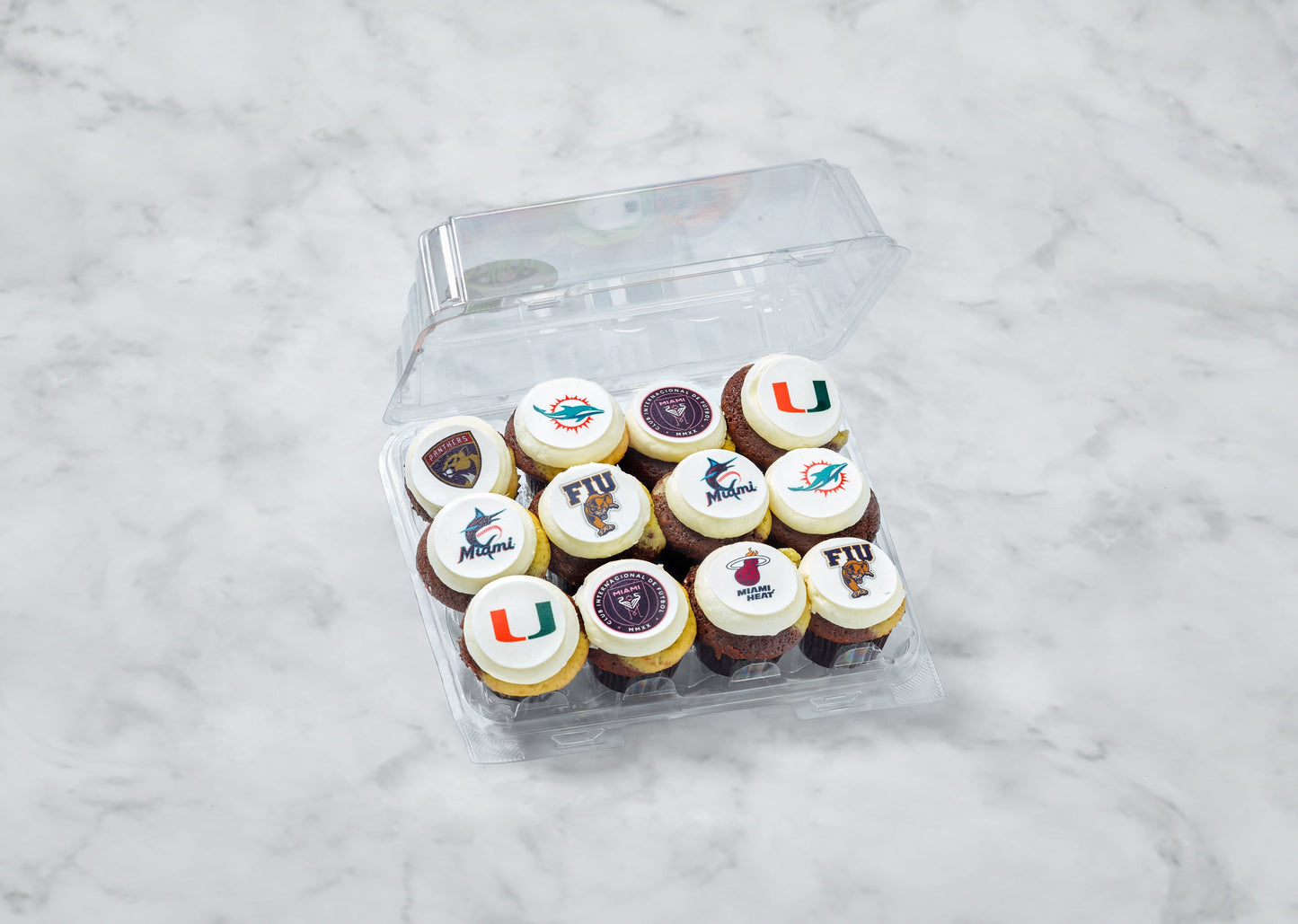 CALLING ALL SPORTS FANS! Create your custom box with your favorite team logo.
