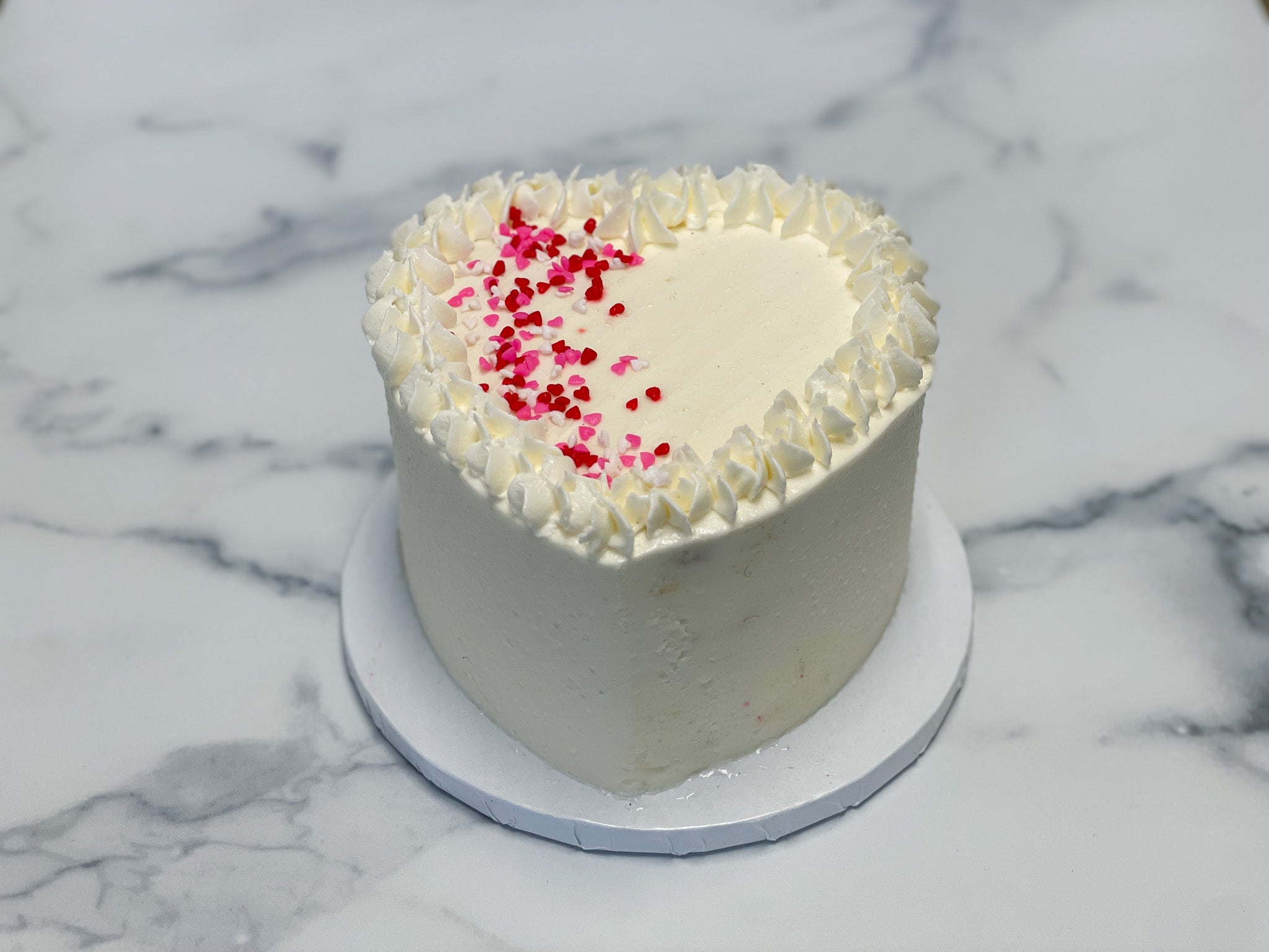 White Heart Valentine's Cake – Misha's Cupcakes